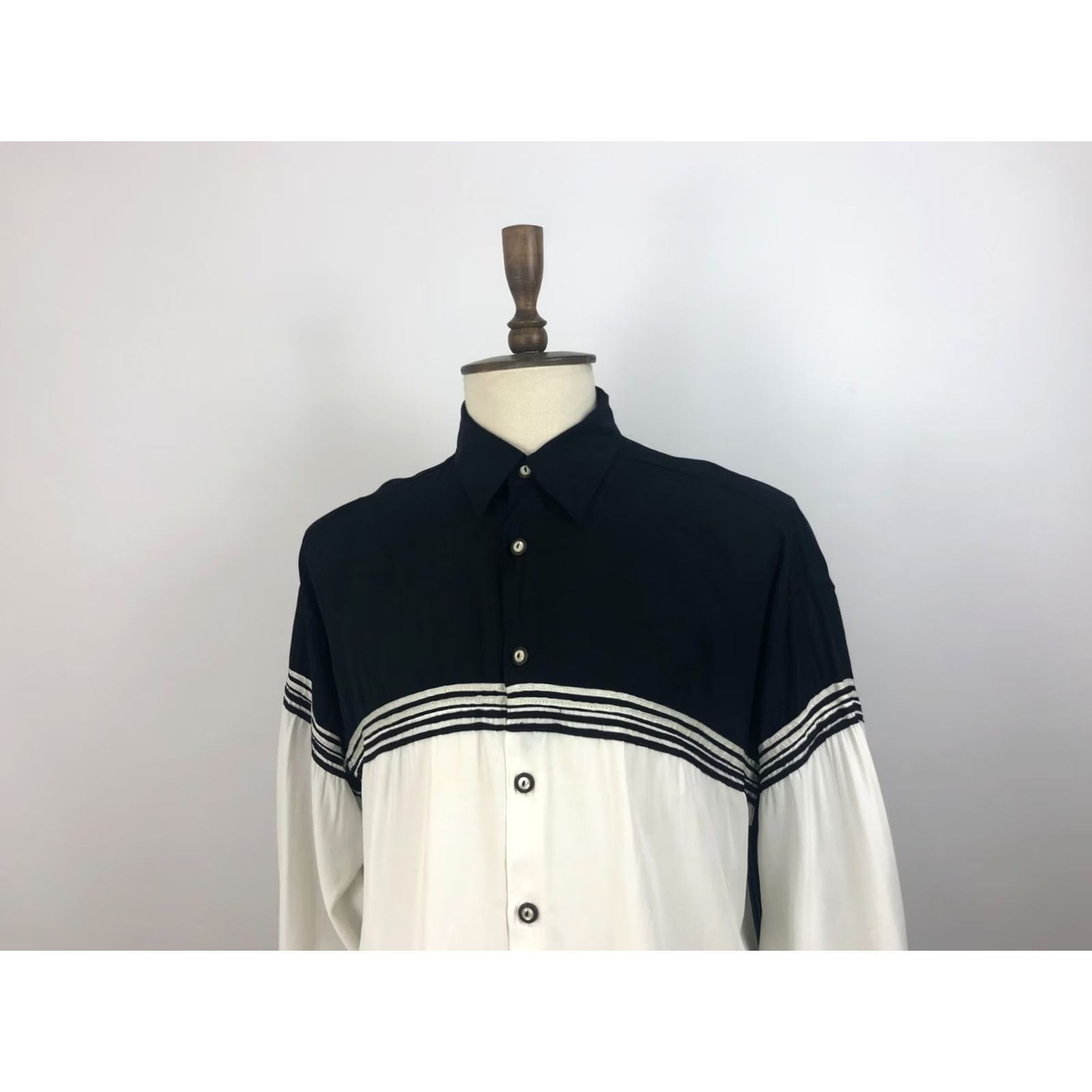 Vintage Maurice Emde Shirt Button-Up Men 5 Black Striped Viscose Regular Long Sleeve Collared Fall Spring Summer Weekender-Style Women? Size US S / EU 44-46 / 1 - 4 Thumbnail