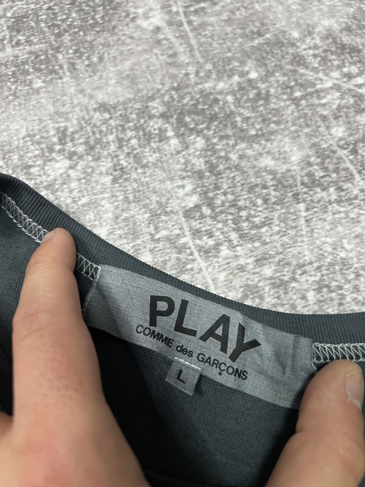 Comme des Garcons PLAY CDG Comme Des Garcons Play Longsleeve Grey Red Heart Size US L / EU 52-54 / 3 - 5 Thumbnail