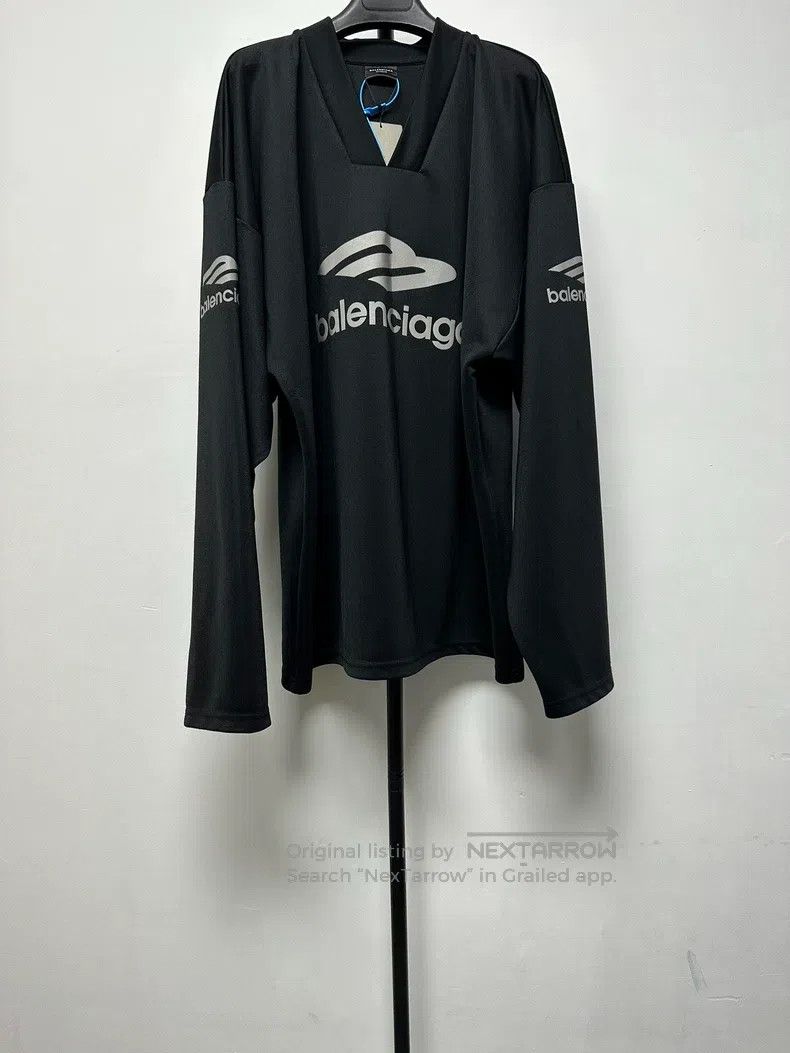 Balenciaga Balenciaga Letter V-Neck Casual Ski Jacket Long Sleeve T-S Size US XXS / EU 40 - 1 Thumbnail