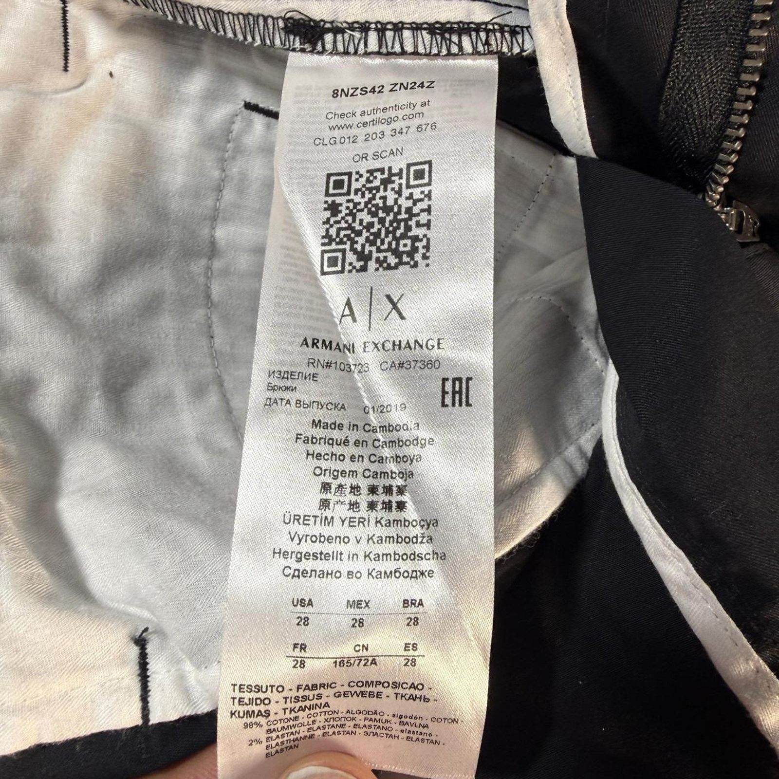 Armani Exchange ARMANI EXCHANGE Men Black Flat Front Chino Shorts Size 28 Size US 28 / EU 44 - 4 Thumbnail
