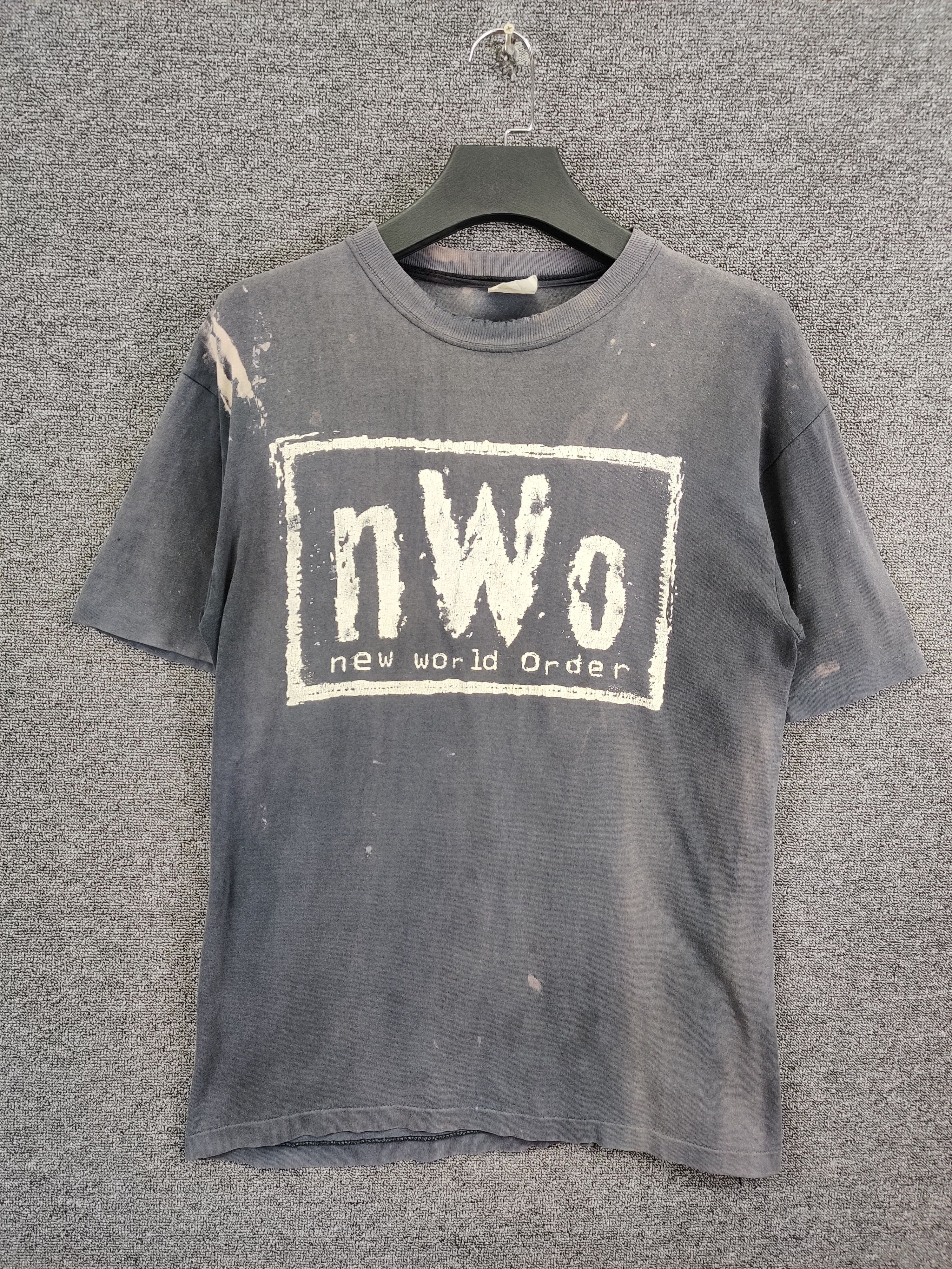 Vintage Vintage Thrashed 90s New World Order NWO Distressed Tshirt Size US L / EU 52-54 / 3 - 1 Thumbnail