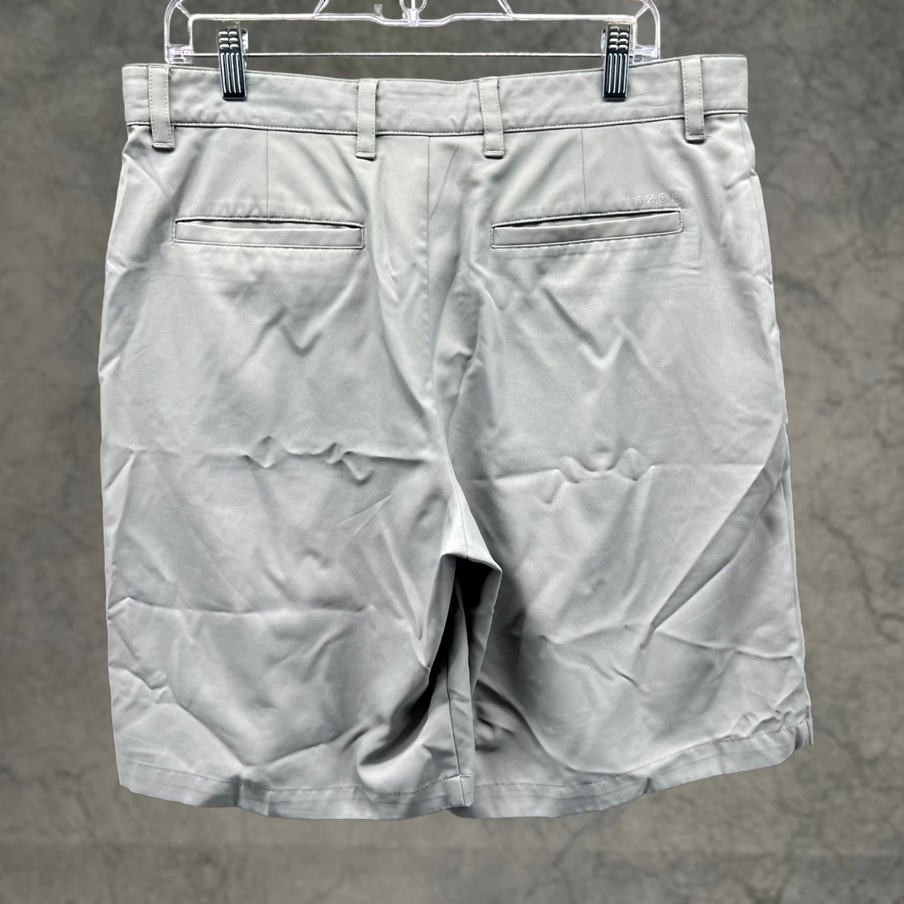 Izod VINTAGE IZOD Shorts Mens 34 Gray Chino Flat Front Golf Polyester Performance Casual Regular Modern Size US 34 / EU 50 - 1 Thumbnail