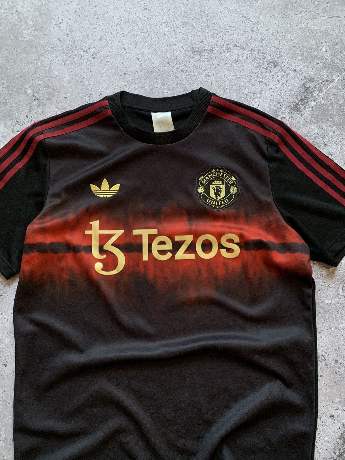 Adidas 🔥ADIDAS MANCHESTER UNITED CHINESE NEW YEAR EDITION JERSEY Size US L / EU 52-54 / 3 - 3 Thumbnail