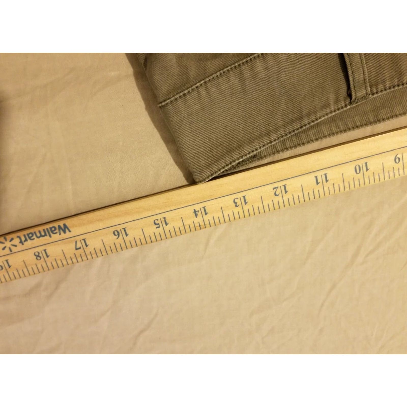 Guess VINTAGE Womens Guess Shorts Chino Beige 24 Cotton Khaki Size 24 Womens Cotton Chino Beige Shorts Guess Size 42" / US 20 - 5 Thumbnail