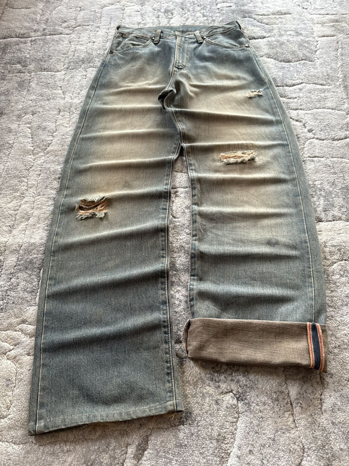 Japanese Brand Vintage Wrangler Mud Wash Distressed Baggy Selvedge Jeans Size US 29 - 1 Thumbnail