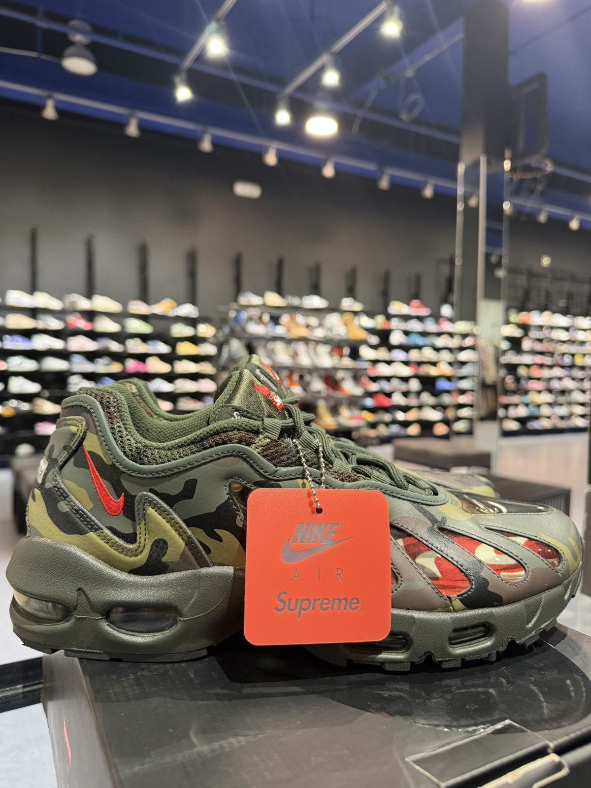 Supreme Size 11 - Nike Air Max 96 “Supreme Camo” Size US 11 / EU 44 - 7 Thumbnail