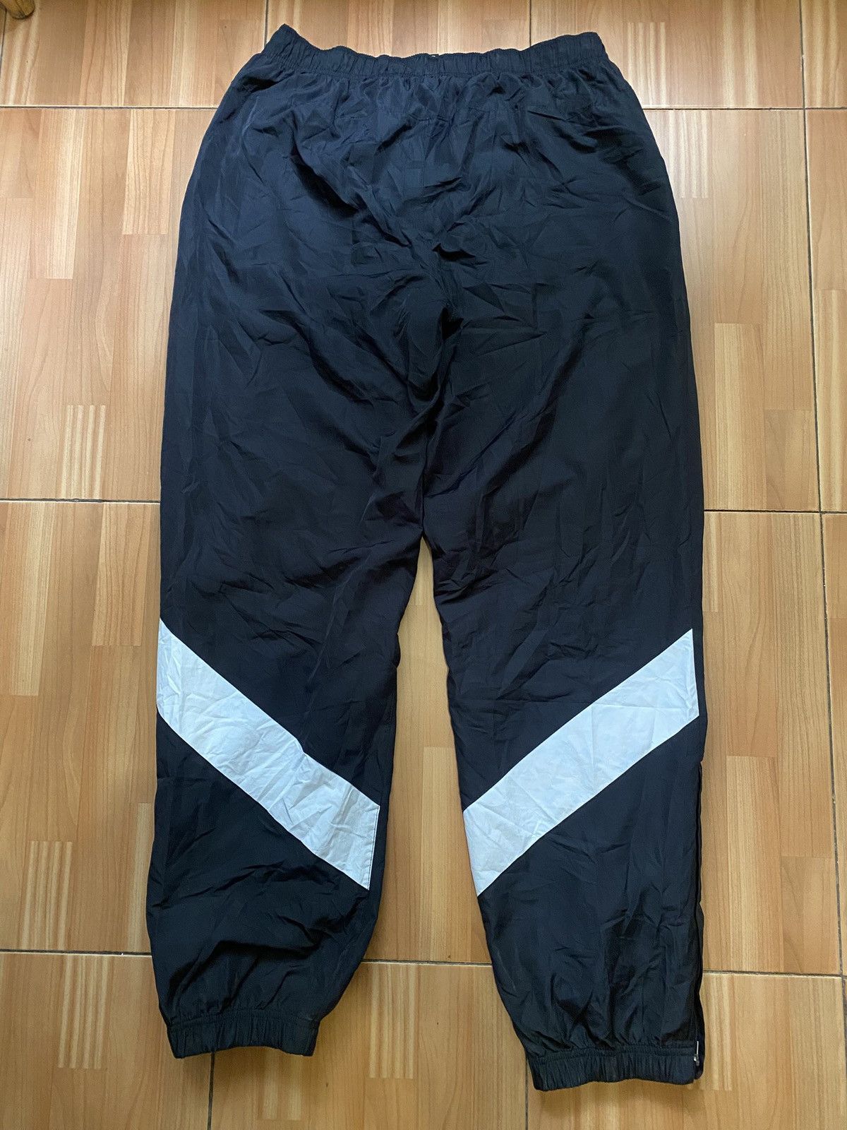 Nike Nike Dri- Fit black track pants small logo Size US 40 / EU 56 - 4 Thumbnail