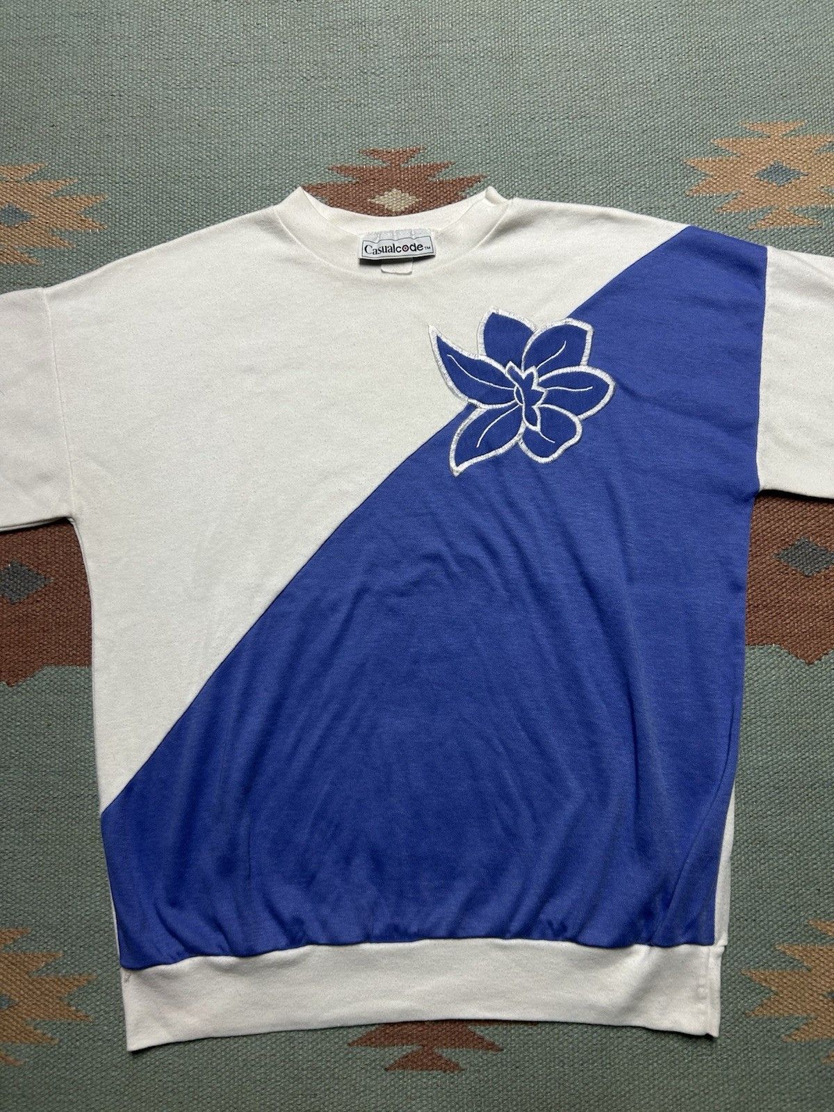 Vintage Vtg t shirt pullover embroidered flower cute women’s large Size L / US 10 / IT 46 - 2 Thumbnail