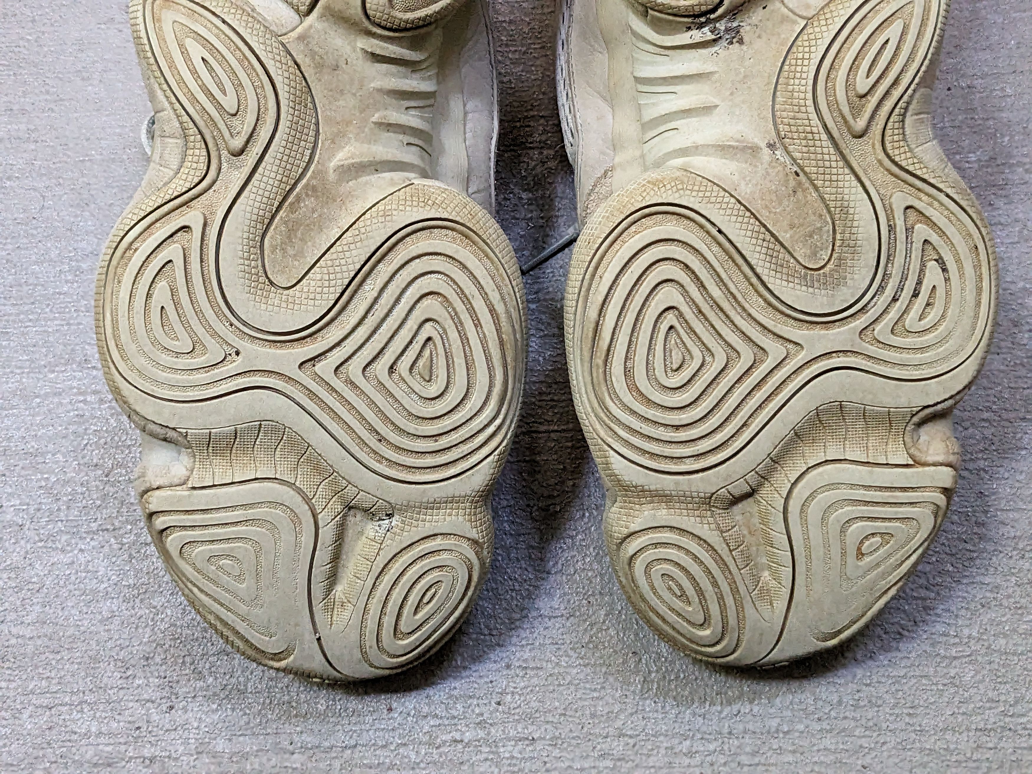 Adidas × Kanye West Adidas Yeezy 500 Salt Size 11 Suede Kanye West Ye EE7287 Size US 11 / EU 44 - 18 Thumbnail