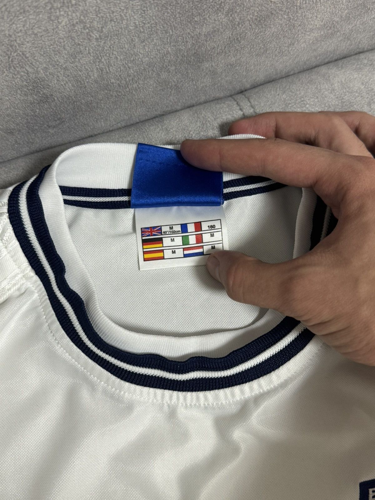 Umbro Vintage Umbro England 00/01 Y2K soccer jersey retro t-shirt Size US M / EU 48-50 / 2 - 10 Thumbnail