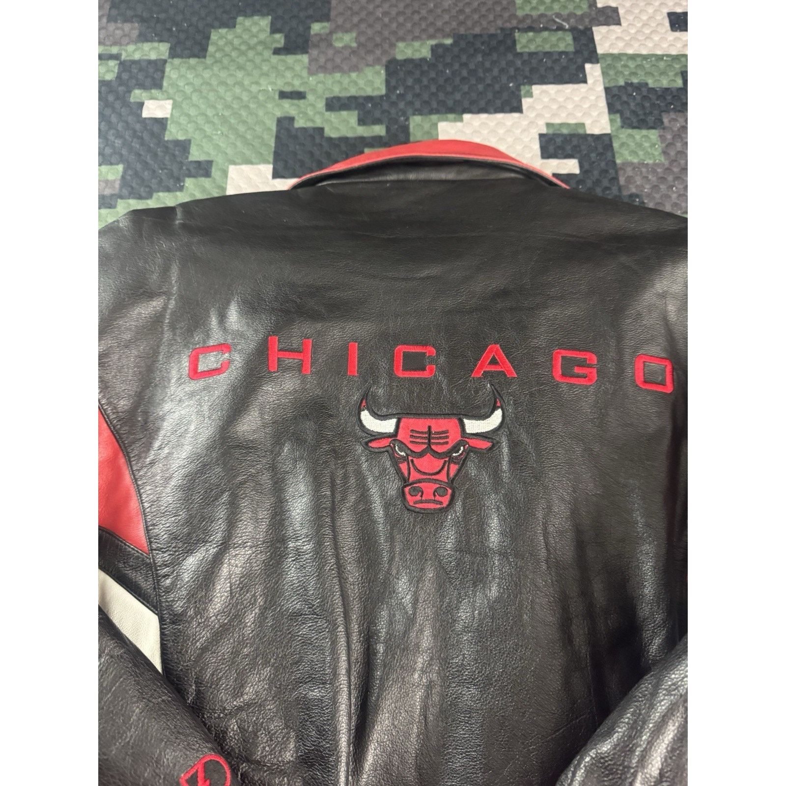 Pro Player Vintage Pro Player Chicago Bulls NBA Leather Jacket 90s M Size US M / EU 48-50 / 2 - 11 Thumbnail