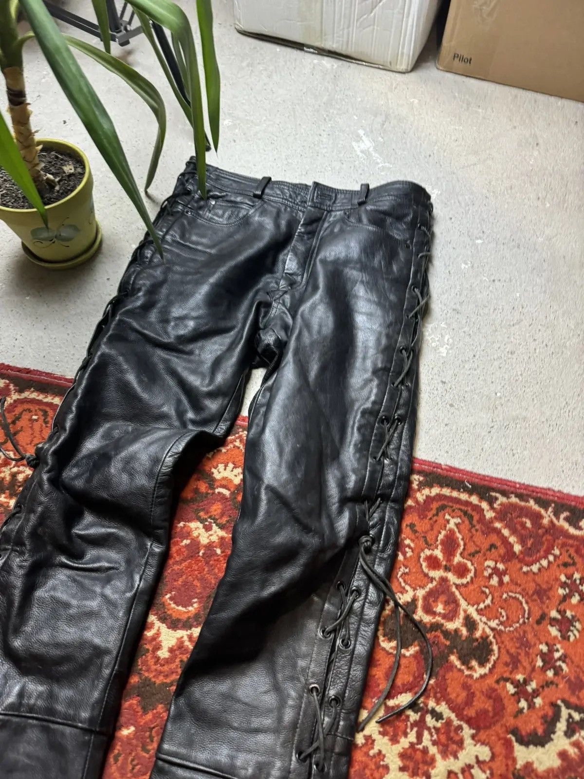 Vintage Vintage Y2K Leather Punk Biker Hearts Style Motorcycle Pants Size US 33 - 2 Thumbnail