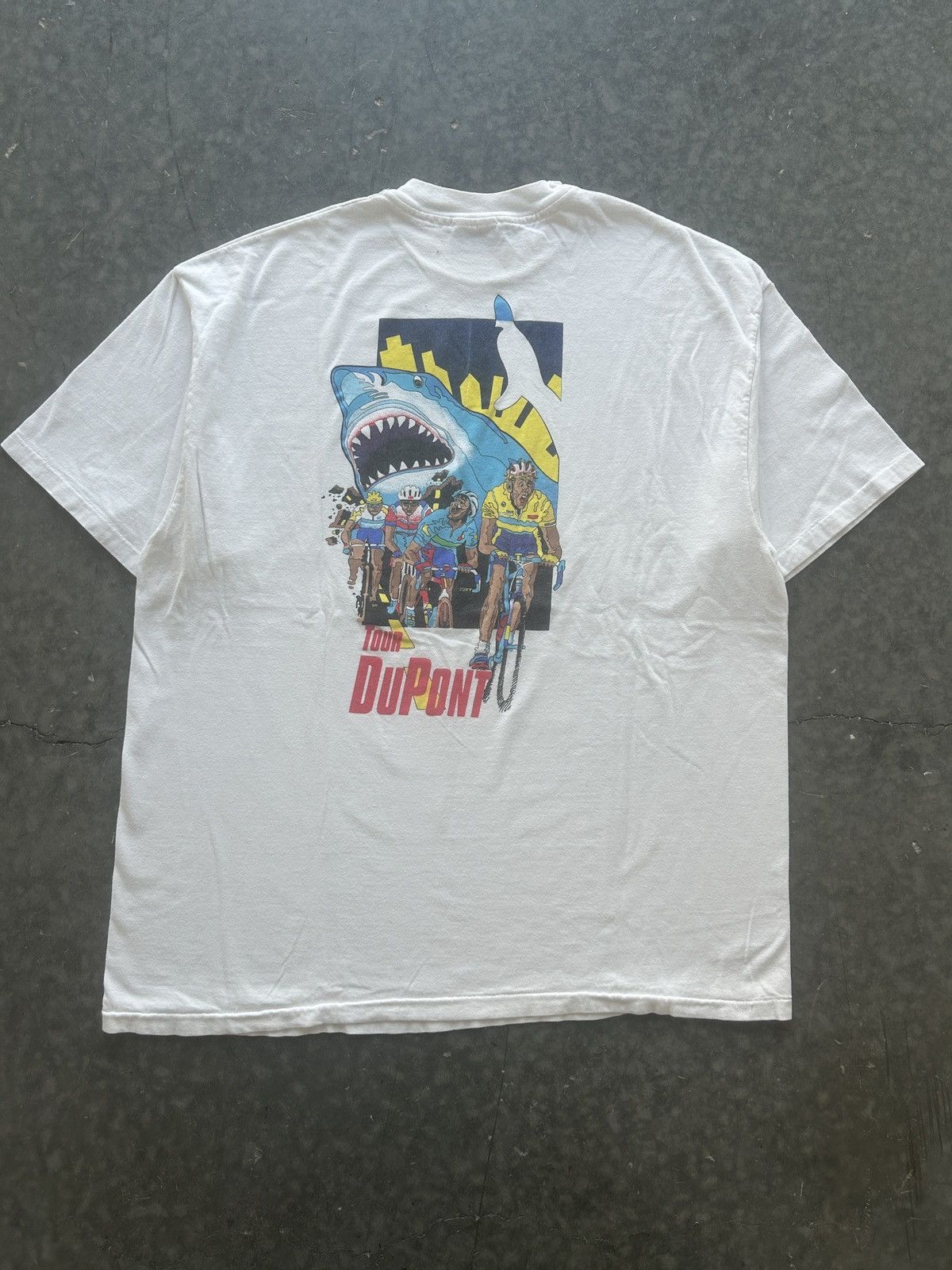 Hanes × Vintage Vintage 90s Tour DuPont Shark Graphic Tee Size US XL / EU 56 / 4 - 2 Thumbnail