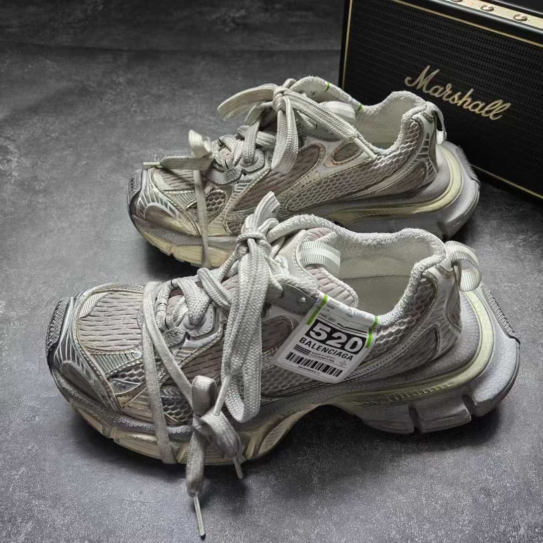 Balenciaga Balenciaga Limited Gold Lowtop Sneakers XXXL Women Size US 8 / IT 38 - 1 Thumbnail