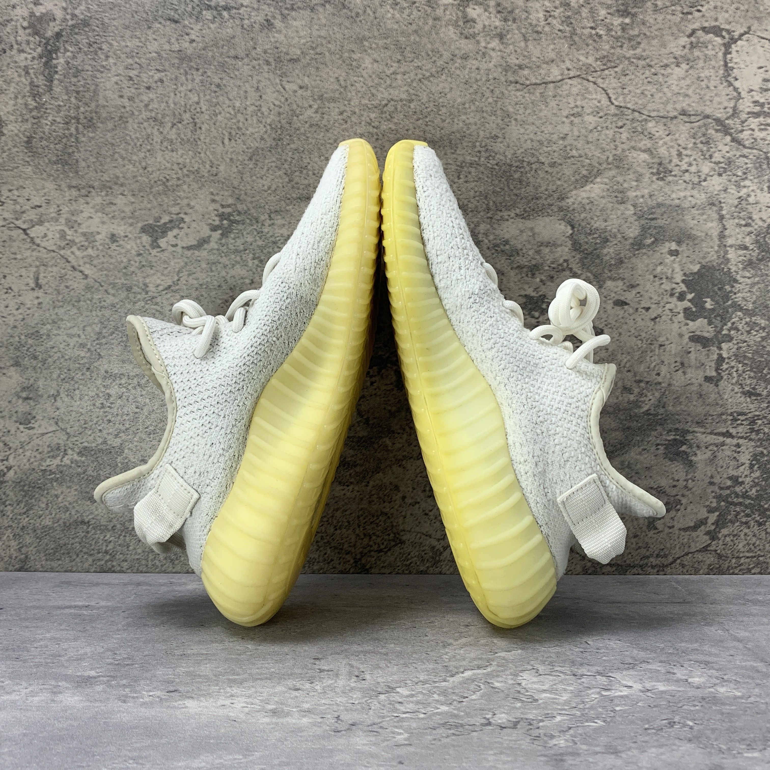 Adidas × Yeezy Adidas Yeezy Boost 350 V2 Cream/Triple White CP9366 Size US 6 / EU 39 - 2 Thumbnail