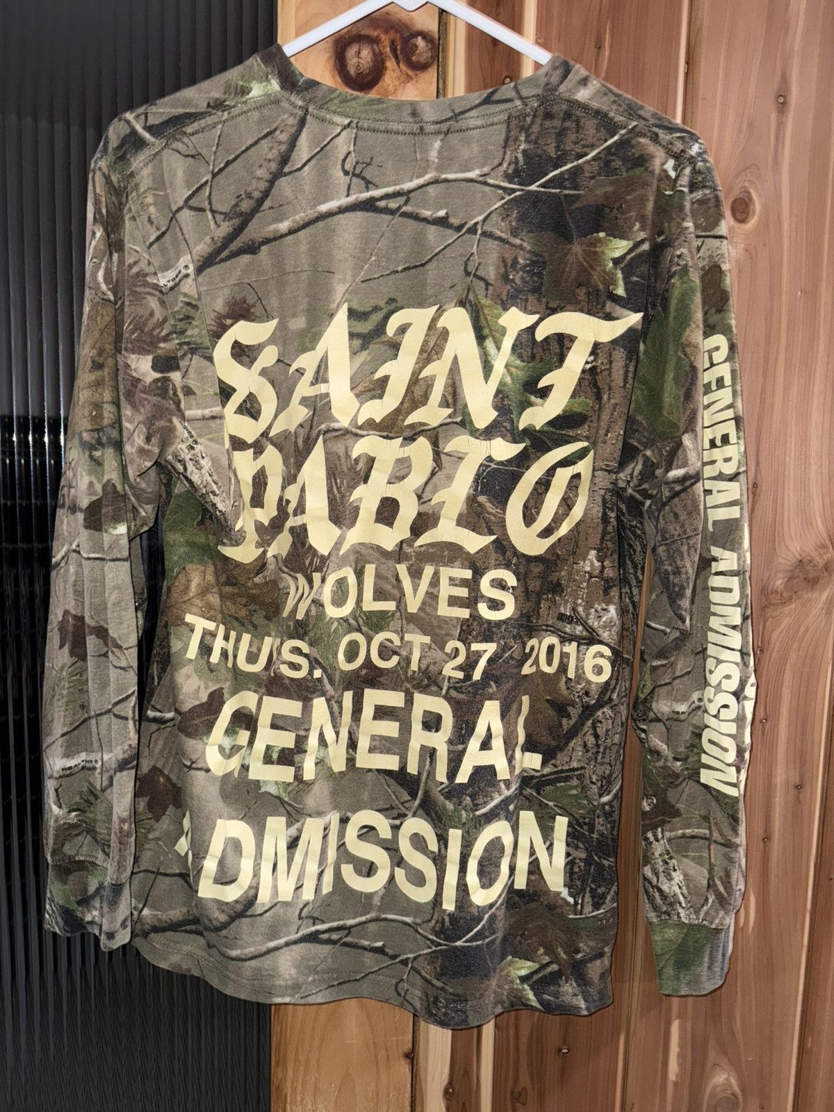 Yeezy Yeezy "Wolves" Realtree Camo longsleeve Size US S / EU 44-46 / 1 - 2 Thumbnail