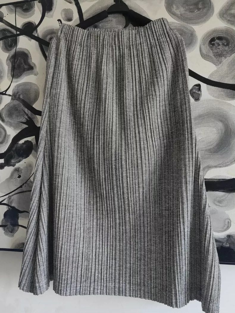 Issey Miyake issey miyake size:one size Grey skirt 2506-Nextarrow Size 42" / US 20 - 5 Thumbnail