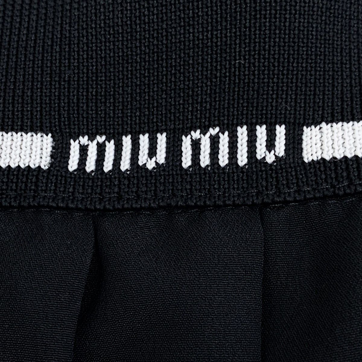 Miu Miu MiuMiu Black Logo Lapel Short Sleeve Pleated Dress K26WX Size S / US 4 / IT 40 - 6 Thumbnail