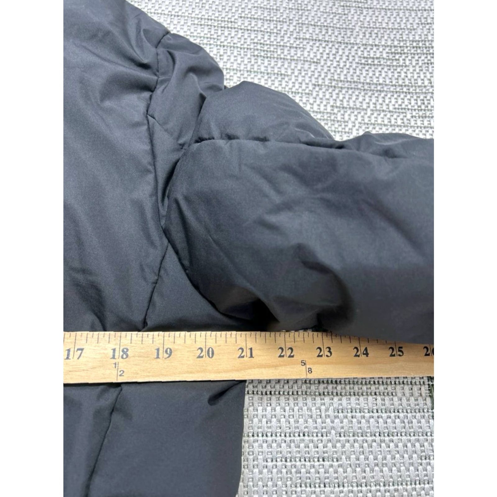 Uniqlo Uniqlo Jacket Womens Small Black Down Insulated Full Zip Puffer Size S / US 4 / IT 40 - 7 Thumbnail