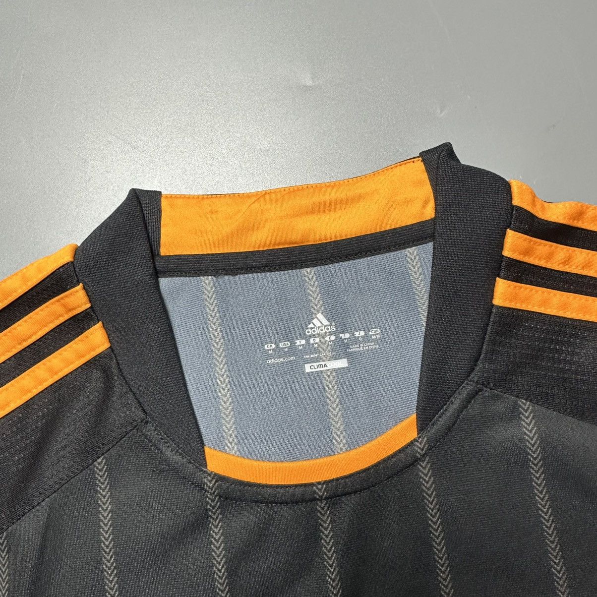 Adidas CHELSEA ADIDAS 2010/2011 FOOTBALL THIRD JERSEY #11 DROGBA Size US M / EU 48-50 / 2 - 5 Thumbnail