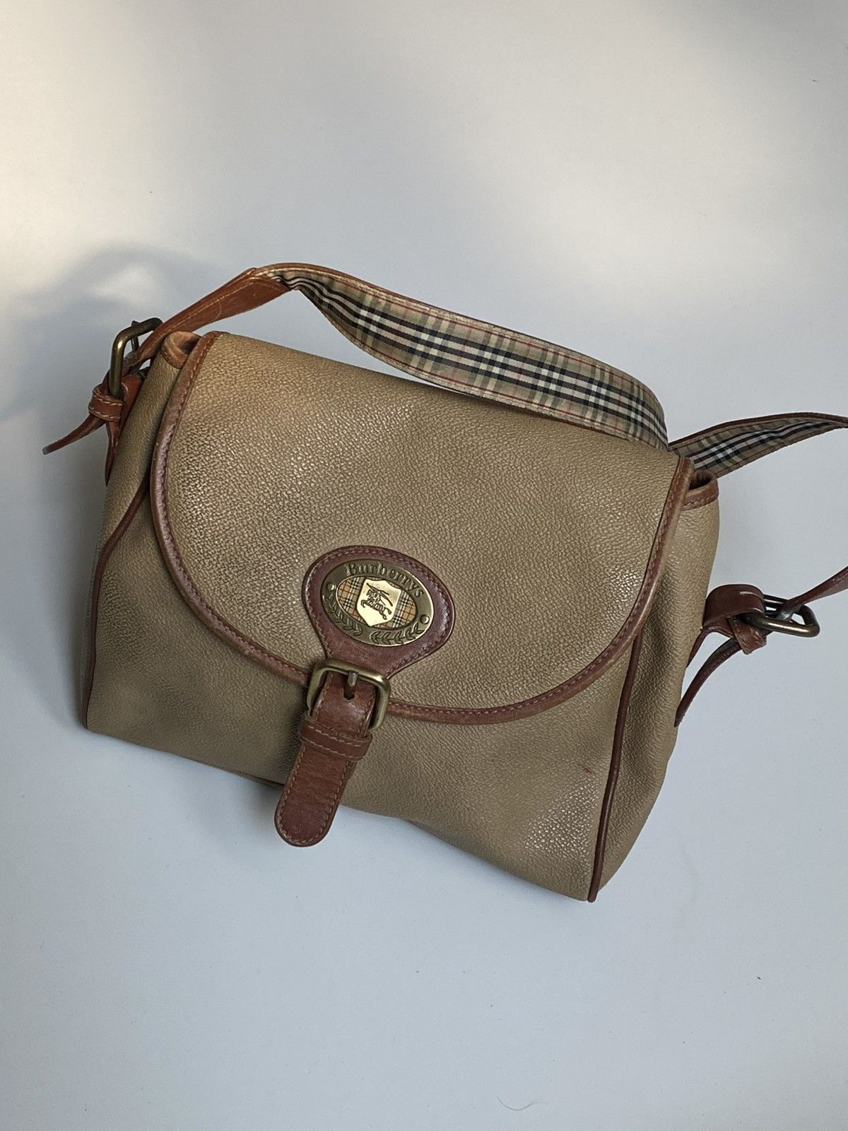 Burberry Burberrys Nova Check Vintage Leather Shoulder Bag Gold Beige Size ONE SIZE - 1 Thumbnail