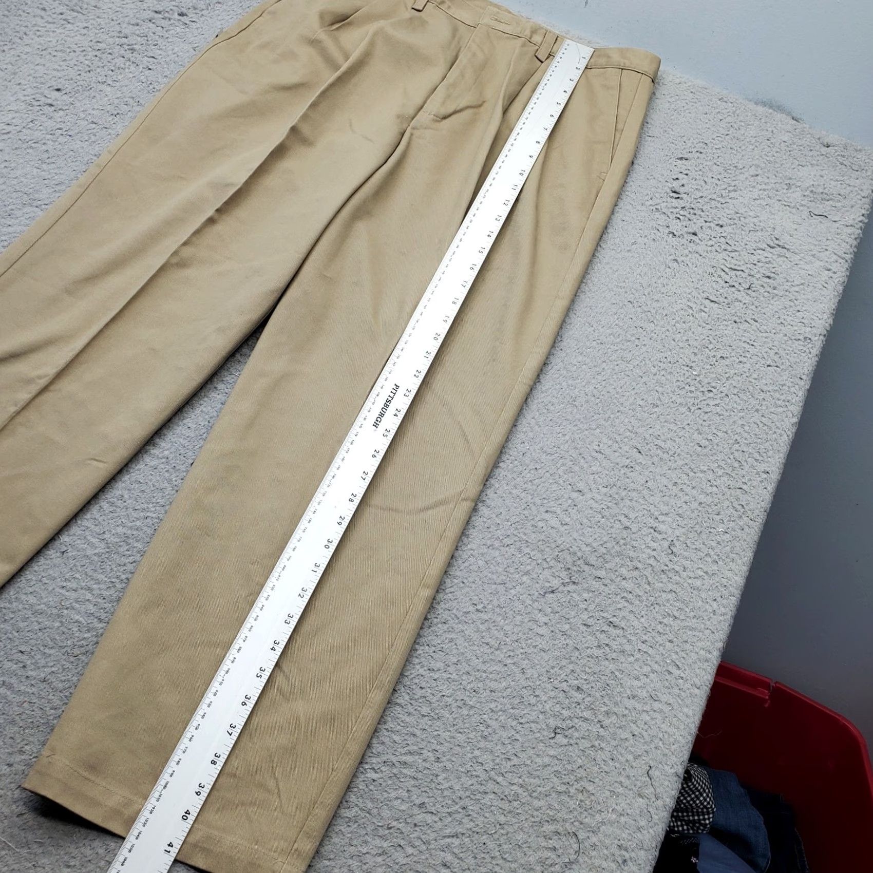 Dockers DOCKERS Mens Khakis Pants 36 Tan Stretch Classic Fit Pleated No Wrinkle Twill Shirt/ pants? Size US 36 / EU 52 - 4 Thumbnail