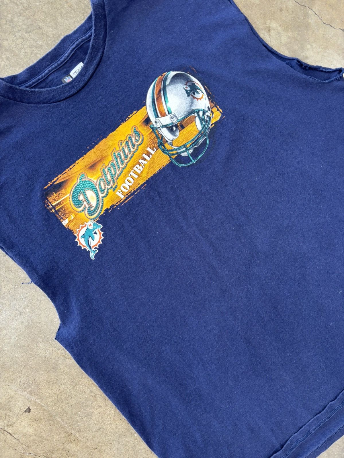 NFL × Vintage Vintage Miami Dolphins Cut Sleeve NFL Tee Size US XL / EU 56 / 4 - 1 Thumbnail
