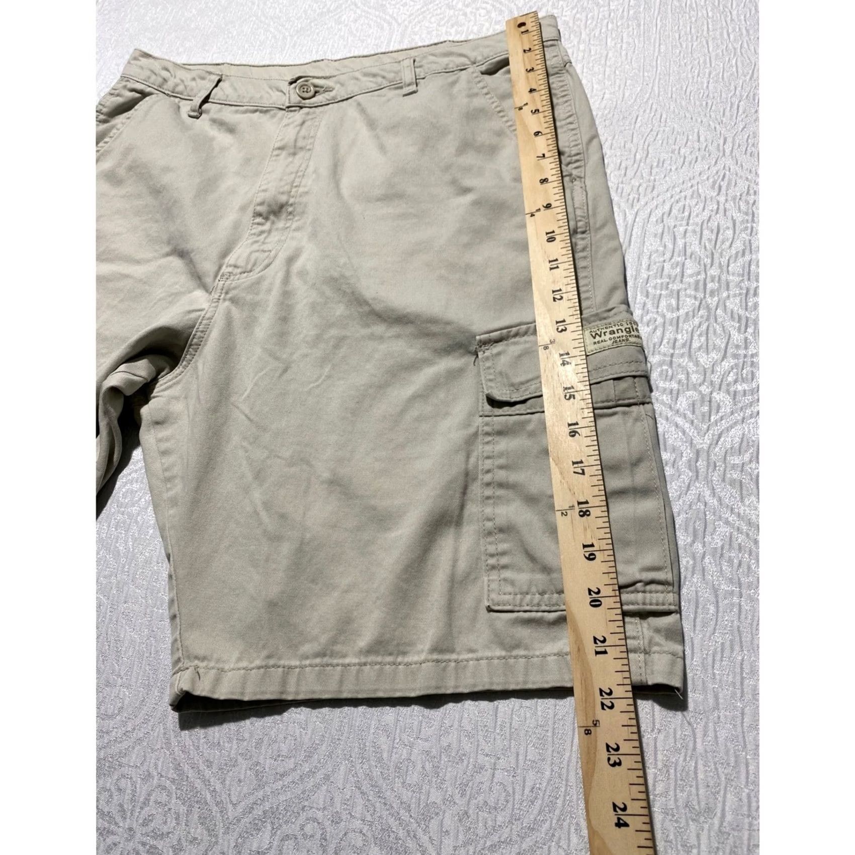 Wrangler Wrangler Mens 36 Tan Khaki Cotton Cargo Shorts Utility Workwear Size US 36 / EU 52 - 6 Thumbnail