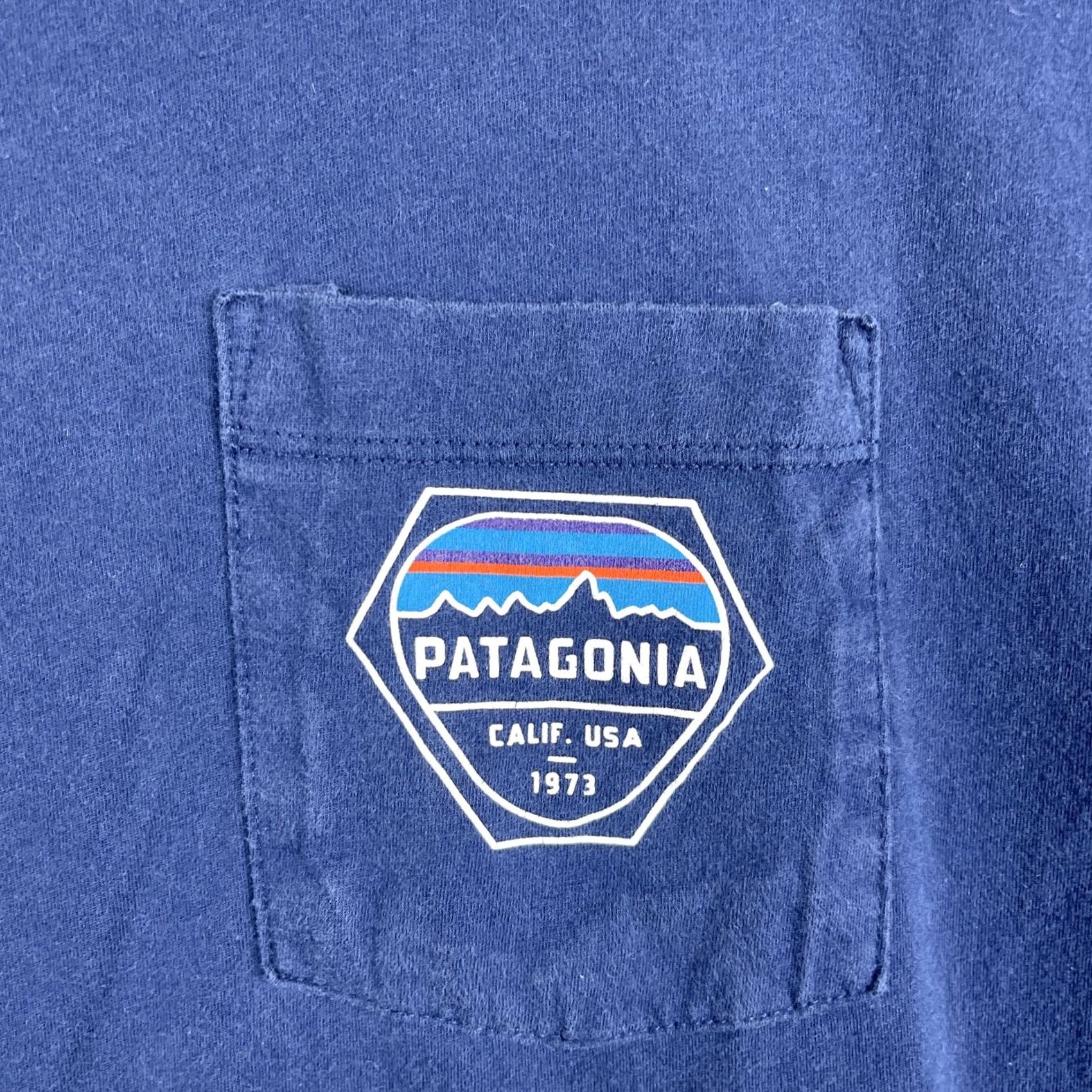 Patagonia Patagonia Shirt Mens Large Navy Blue Organic Cotton Slim Fit Pocket Short Sleeve Shirtfront Pocket Logo Crew Neck T-Shirt Men Vintage? Size US L / EU 52-54 / 3 - 4 Thumbnail