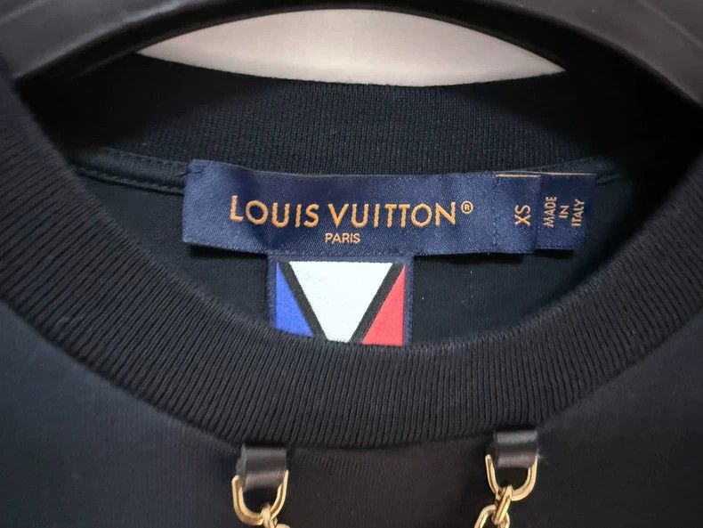 Louis Vuitton Louis Vuitton short sleeves Size XS / US 0-2 / IT 36-38 - 3 Thumbnail