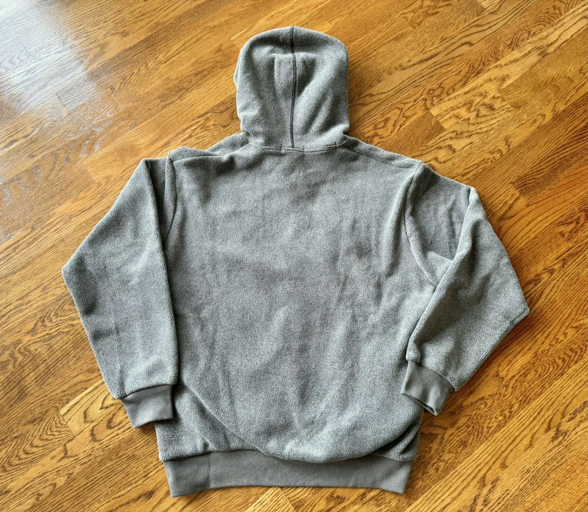 JW Anderson × Uniqlo Large Gray Fleece Pullover Hoodie Long-Sleeve Sherpa JW Size US L / EU 52-54 / 3 - 9 Thumbnail
