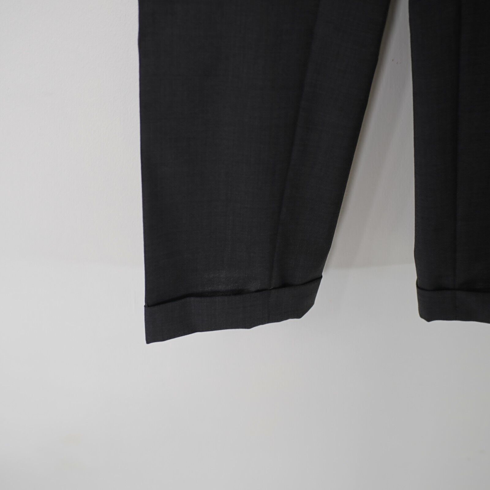 Jos. A. Bank Jos A Bank Wool Gray Birdseye 2 Piece Suit 46R 40/29 3 Butto Size 46R - 2 Thumbnail