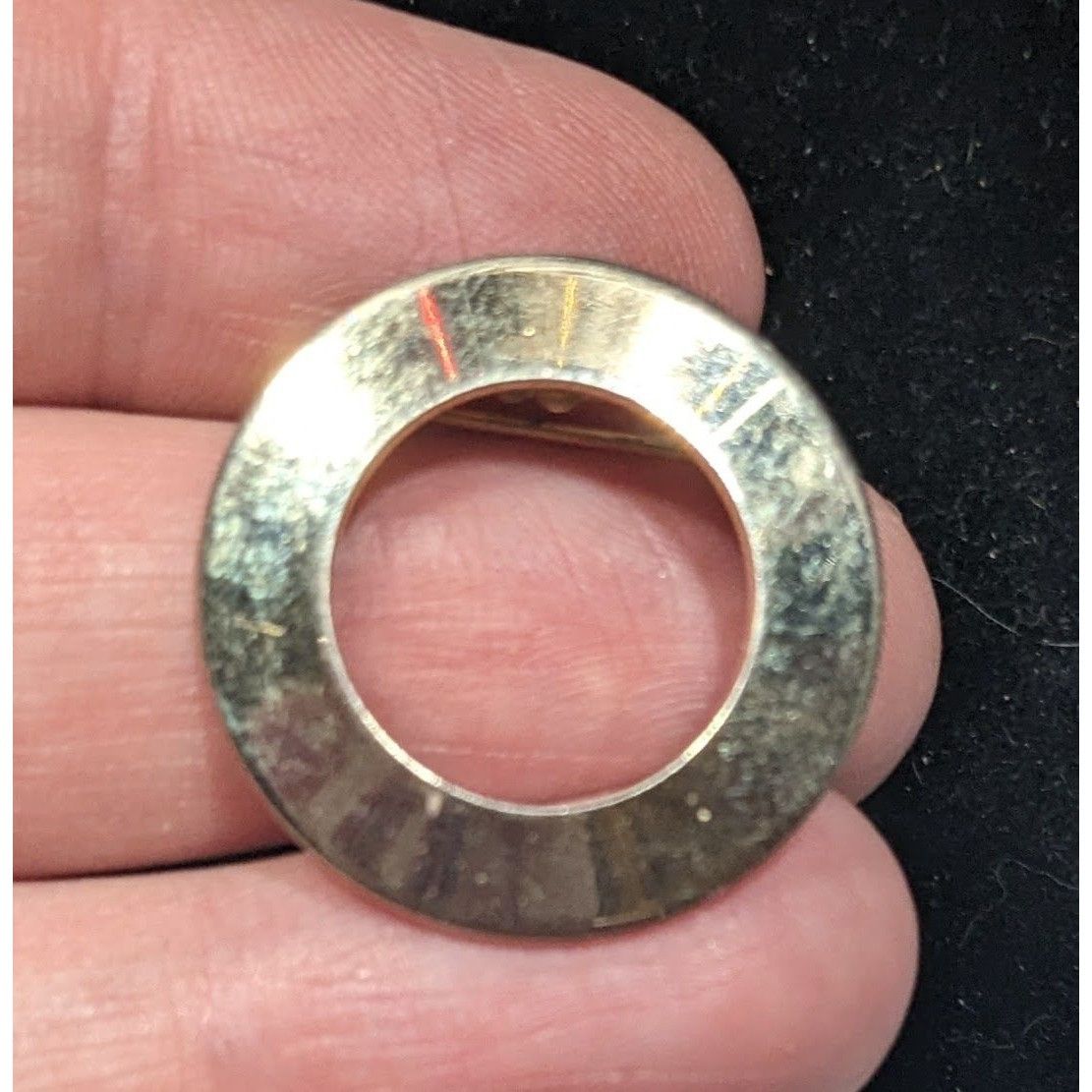 Other Simple Elegant Gold Tone Open Circle Brooch Size ONE SIZE - 3 Thumbnail