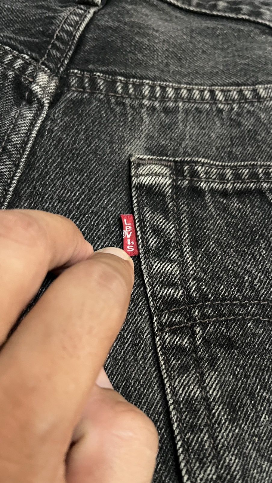 Levi's Vintage Levi's 501 super-black distressed jort size 37 inche Size US 37 - 6 Thumbnail