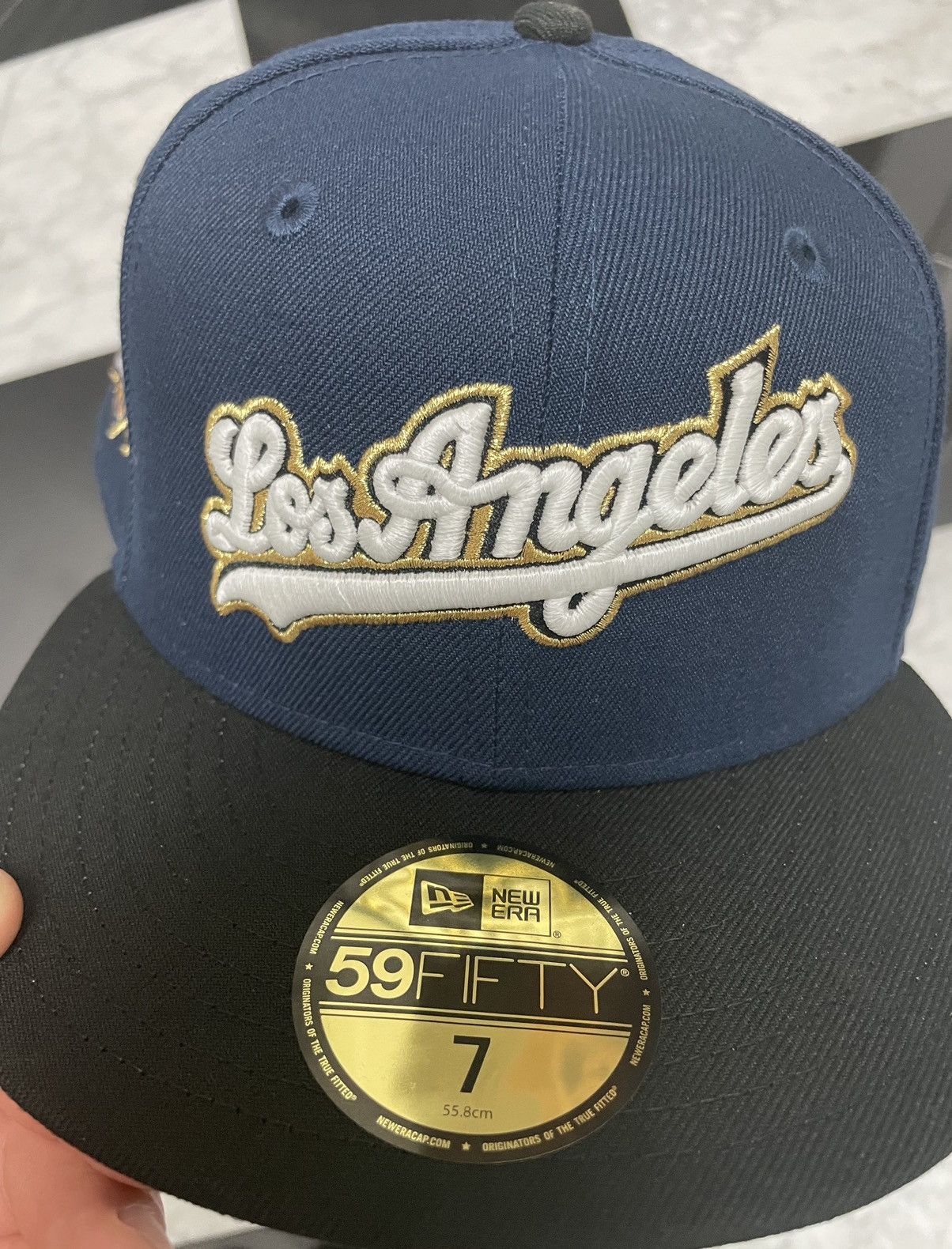 New Era 🔥 Exclusive Glow in the Dark Dodgers fitted size 7 Size ONE SIZE - 2 Thumbnail