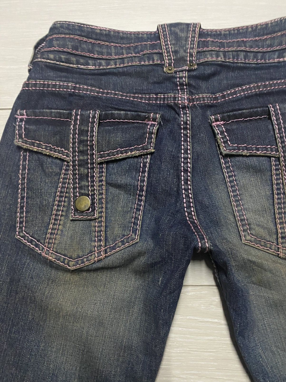 Japanese Brand Woman Vintage Japanese Brand Mud Wash Distressed Flare Jeans Size US 26 / EU 42 - 7 Thumbnail