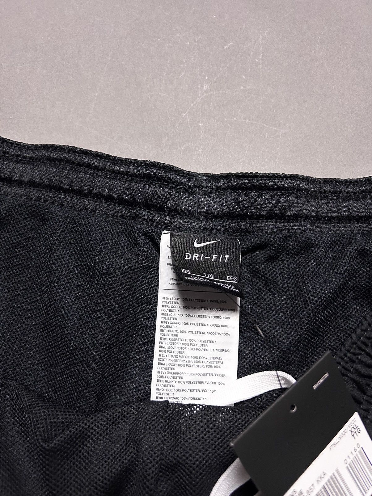 Nike Nike black nylon track pants small swoosh drill Y2K Size US 36 / EU 52 - 3 Thumbnail