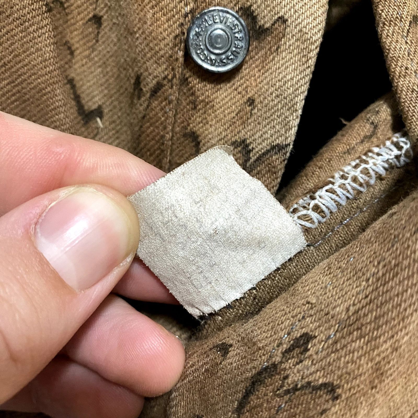 Levi's Vintage Levi's 501 Button Fly Denim Jeans Cheetah Print Size 26" / US 2 / IT 38 - 8 Thumbnail