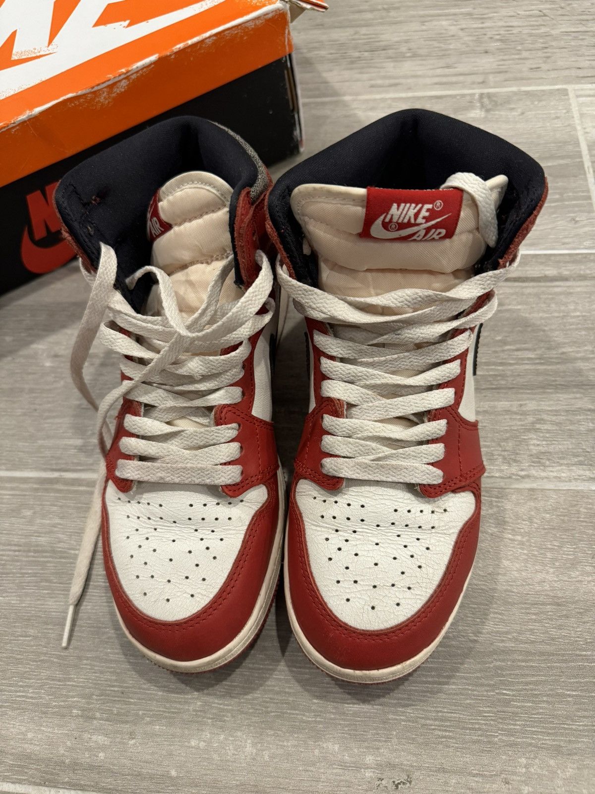 Nike Jordan 1 Retro High OG Chicago Lost and Found Size US 5.5 / EU 38 - 2 Thumbnail