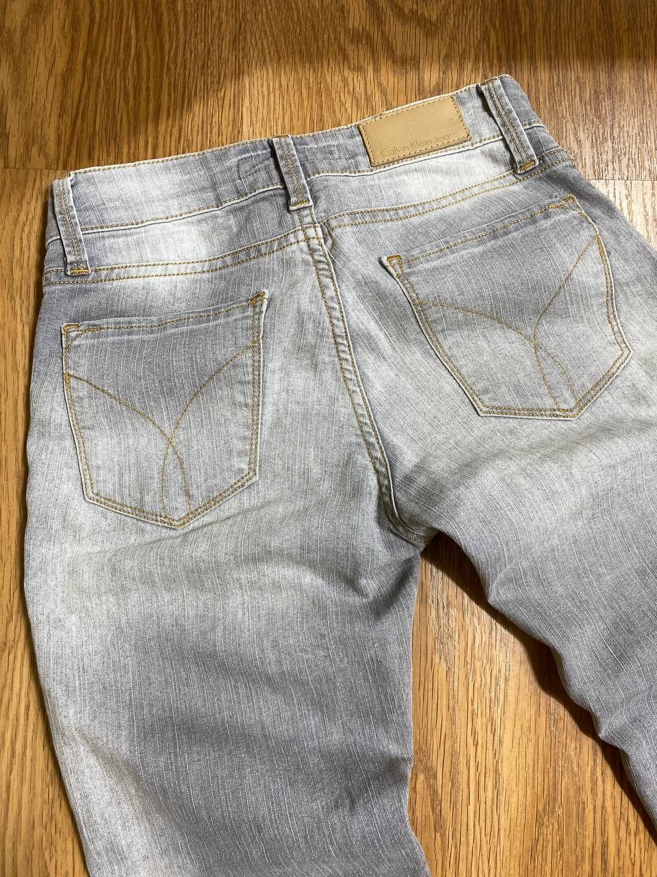 Calvin Klein × Vintage Vintage Y2K Light Wash Calvin Klein Essential Denim Jeans! Size US 26 / EU 42 - 3 Thumbnail