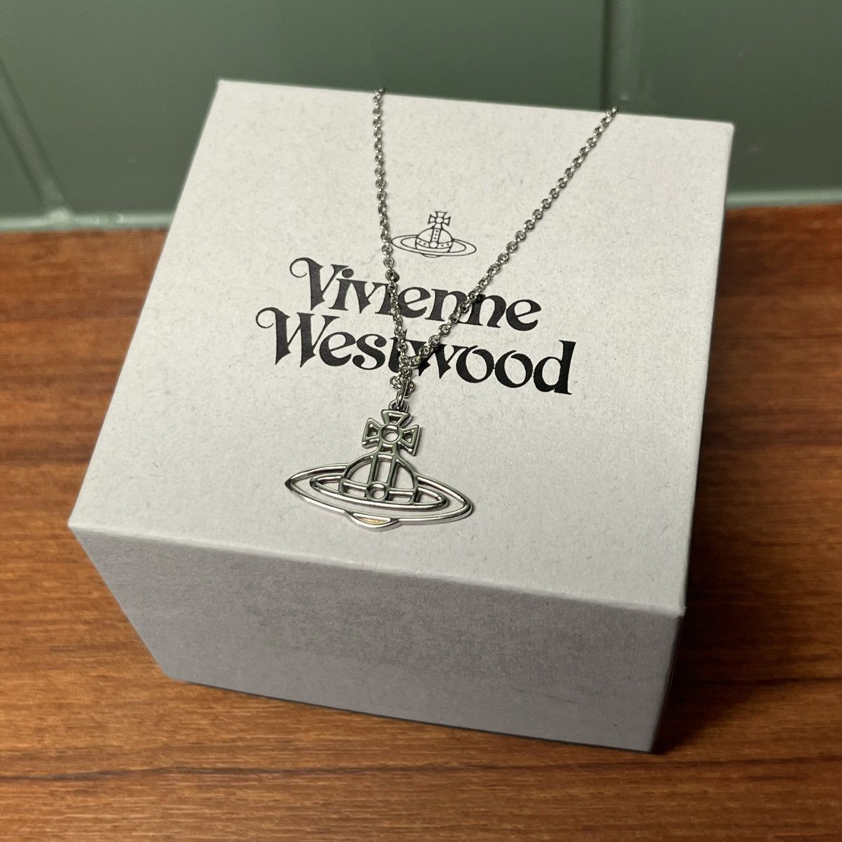 Vivienne Westwood VIVIENNE WESTWOOD Thin lines short flat orb pendant Size ONE SIZE - 1 Thumbnail