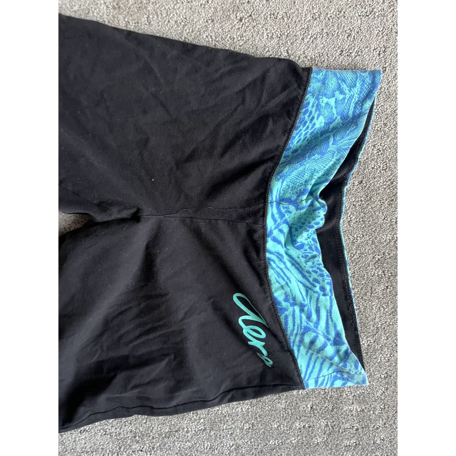 Vintage AERO Black Capri Legging Lightweight Stretch Leggings Women's L Capris Black Aero Capri Legging Activewear Size 36" / US 14 / IT 50 - 4 Thumbnail