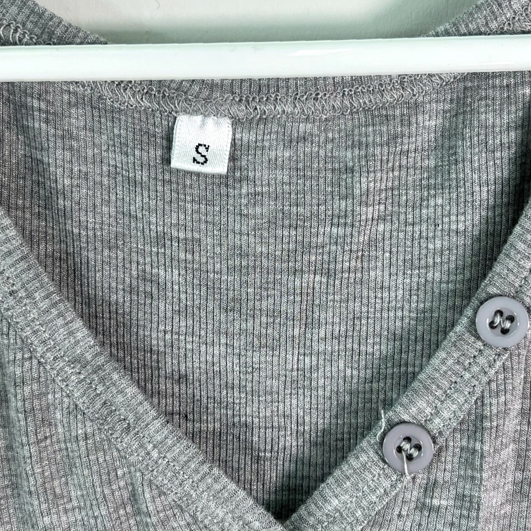 Vintage Womens Tank Shirt V-Neck Ribbed Gray Small - Cotton Sleeveless Top, Casual, Basic Style, Regular Fit, Unbranded Women’s Tank - Note: Keep size S. Size S / US 4 / IT 40 - 6 Thumbnail