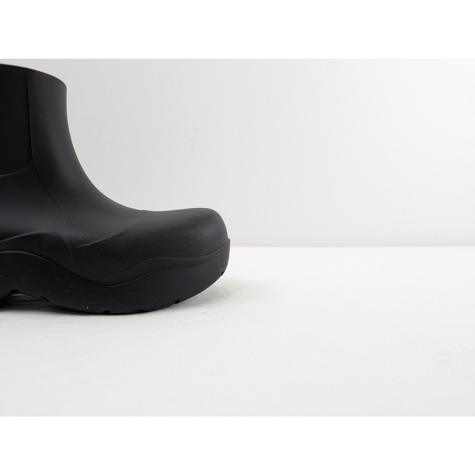 Bottega Veneta o1rshd1 Q:4 / Matt Rubber Puddle Ankle Boots in Black 44 Size US 11 / EU 44 - 3 Thumbnail