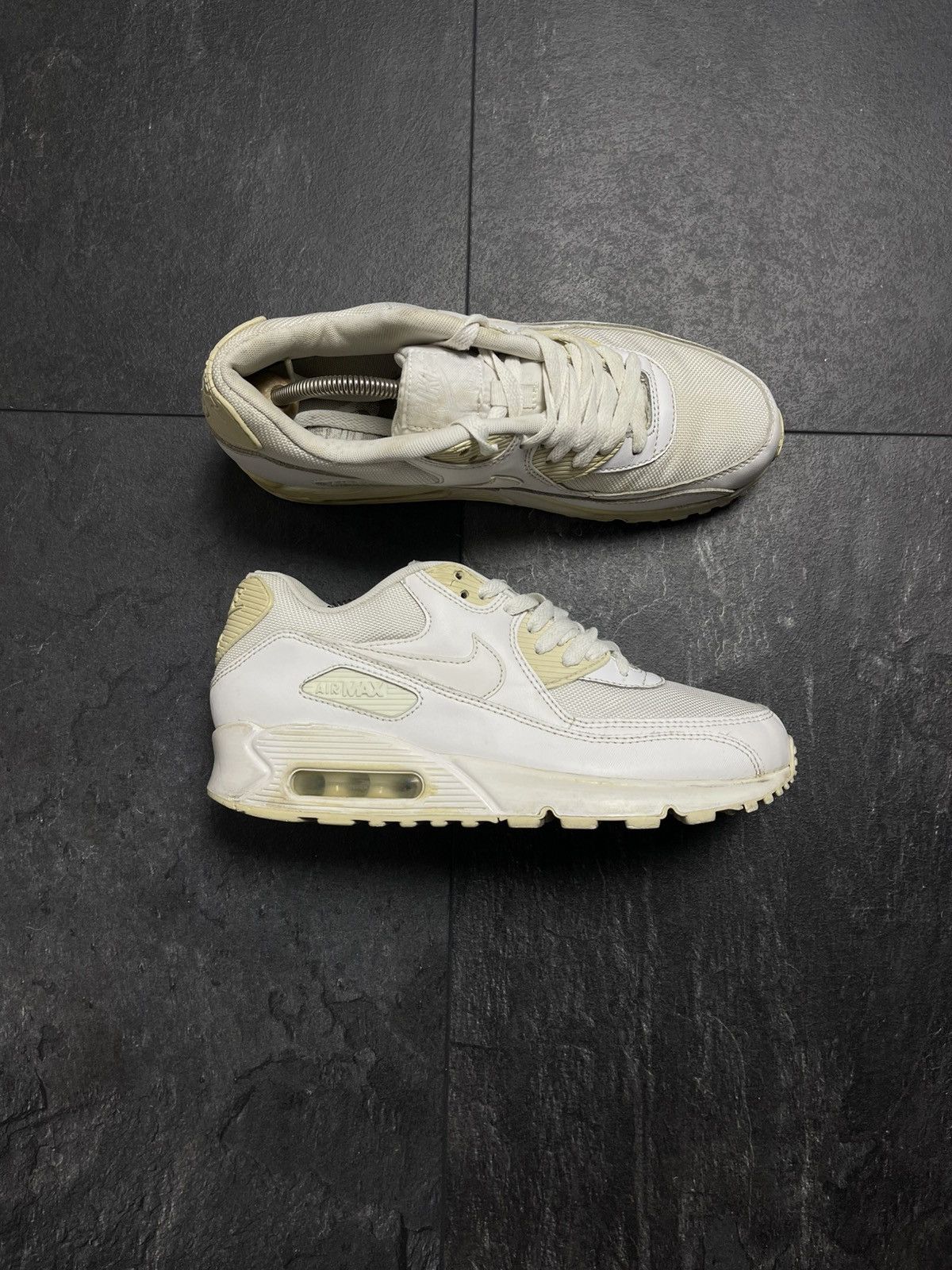 Vintage NIKE AIR MAX 90 WHITE LOW TOP SNEAKERS Size US 7 / EU 40 - 1 Thumbnail