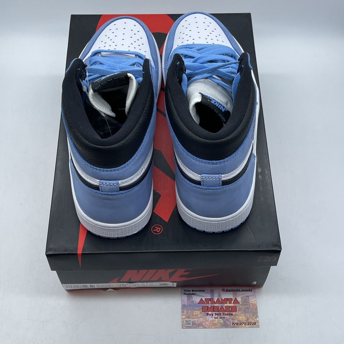 Nike Air Jordan 1 high university blue Size US 10 / EU 43 - 6 Thumbnail