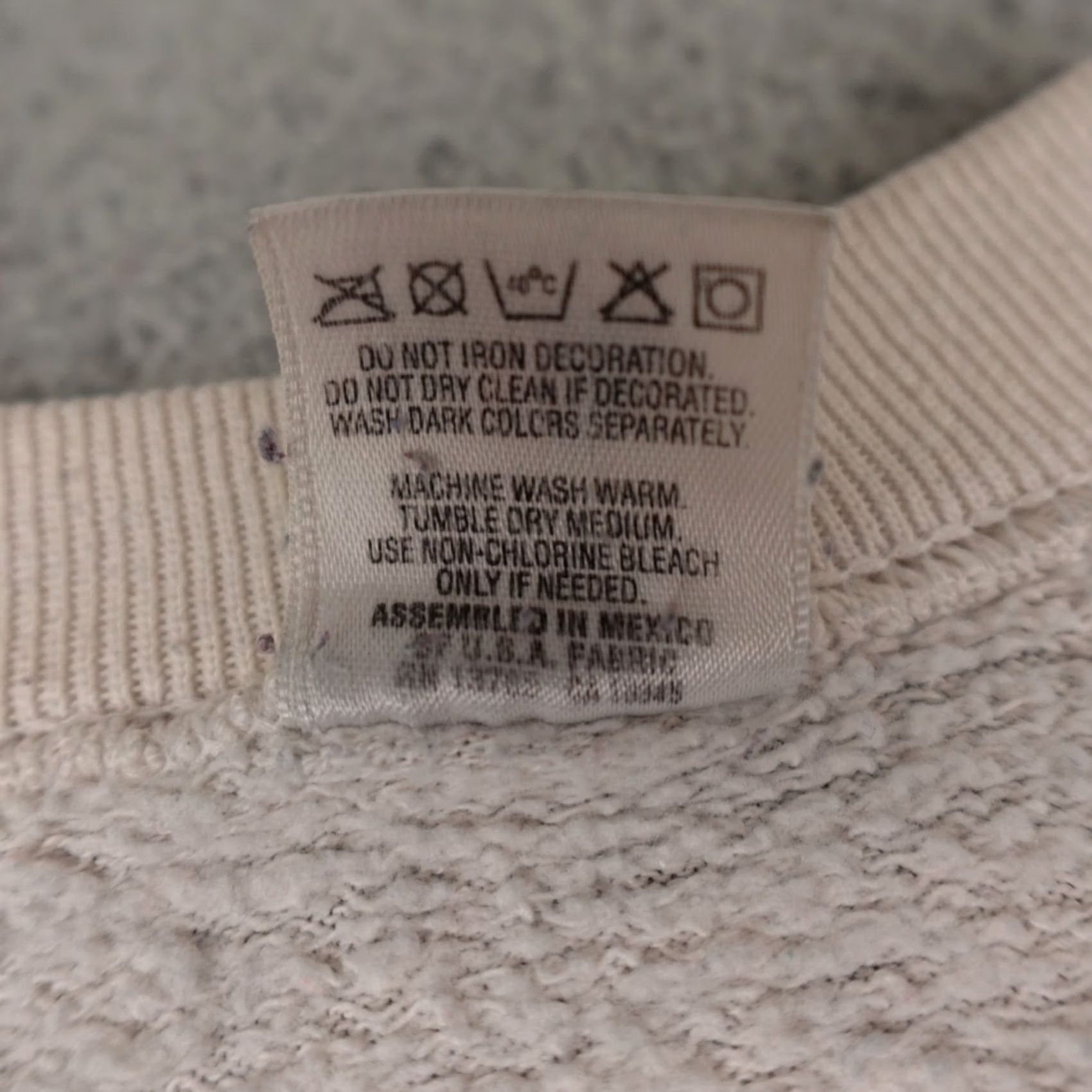 Fruit Of The Loom VINTAGE Fruit of the Loom Sweatshirt Mens Large White Mini Patriots Crewneck 90s Size US L / EU 52-54 / 3 - 3 Thumbnail