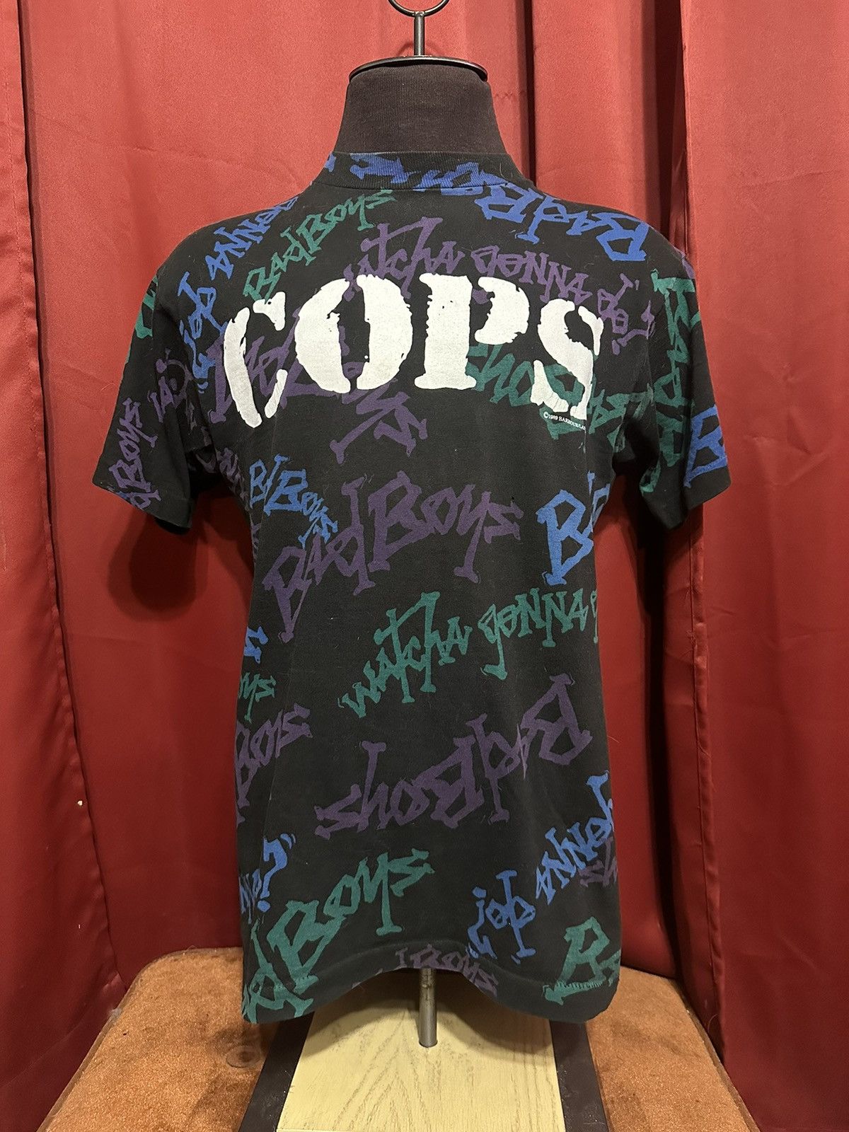 Vintage Vintage COPS Tshirt 80’s TV Streetwear Grail All Over Print Size US M / EU 48-50 / 2 - 1 Thumbnail