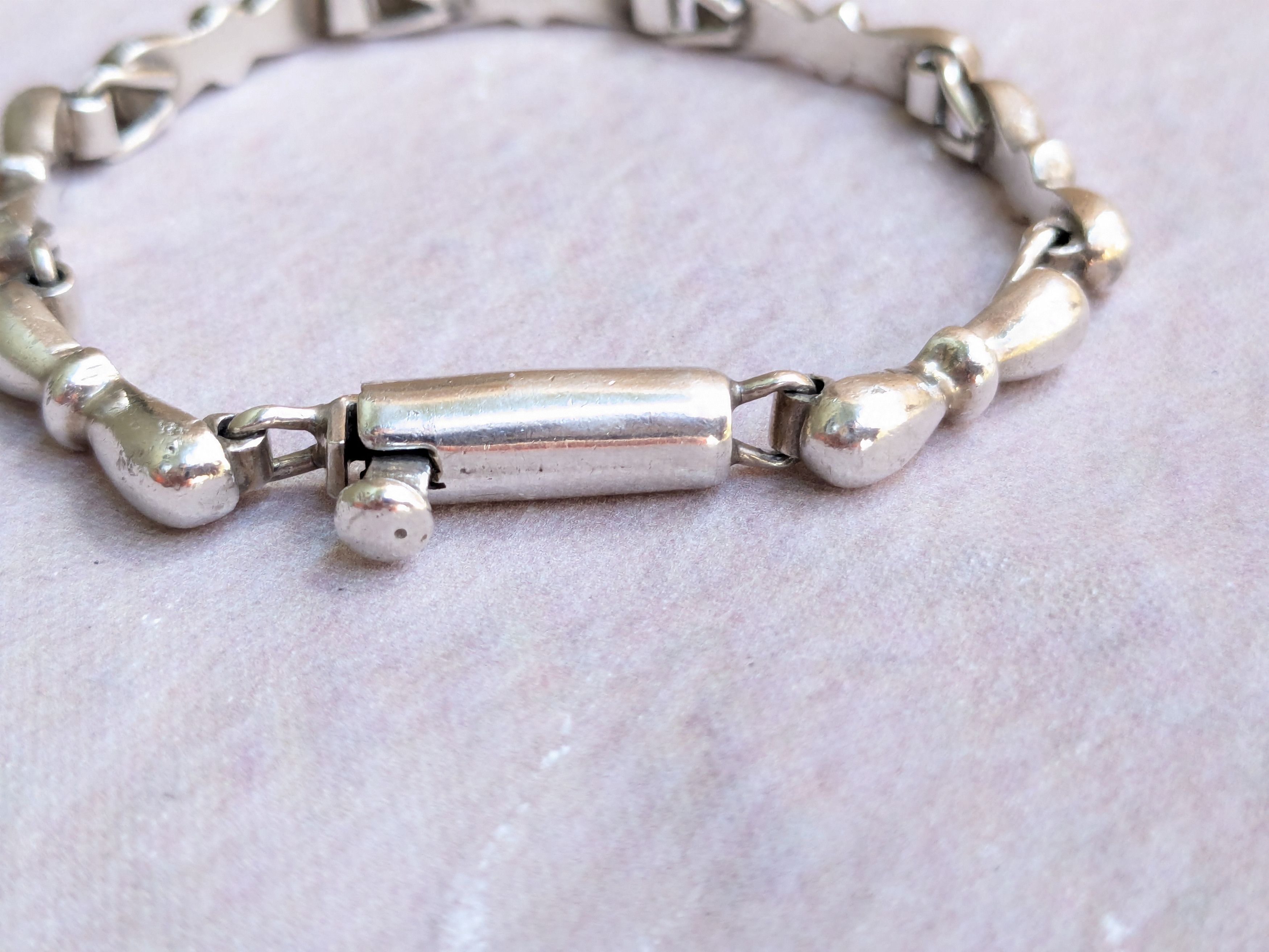 Jewelry Vintage Taxco Sterling Silver Bowtie Bracelet Taxco Size ONE SIZE - 8 Thumbnail