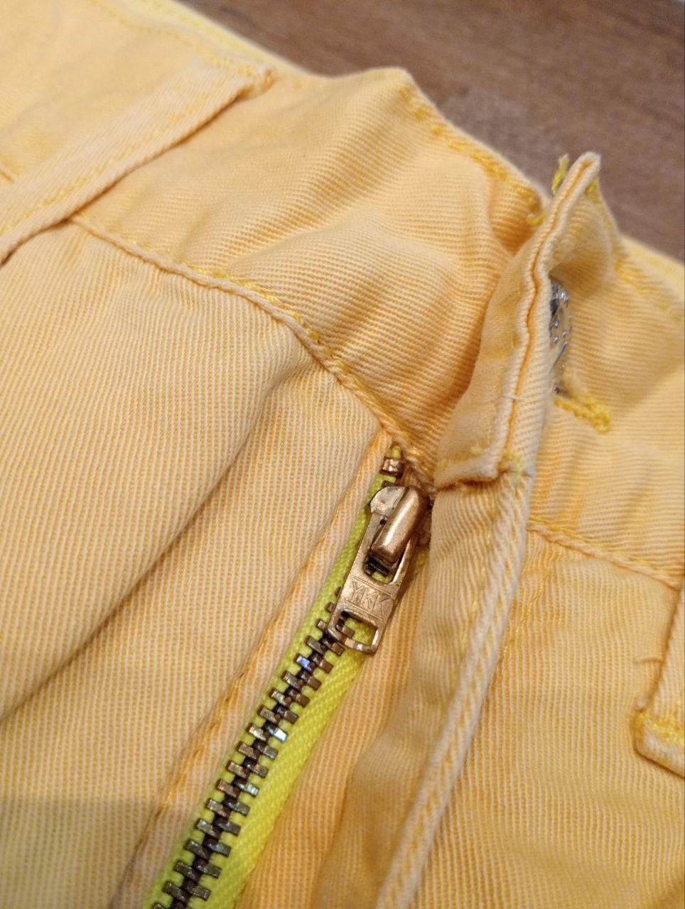 Fendi VINTAGE FENDI ROMA JEANS - YELLOW Size 27" / US 4 / IT 40 - 12 Thumbnail